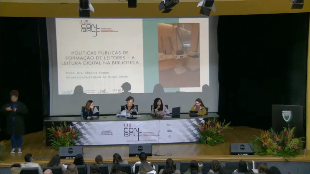 Coordenadora do NEPCED participou de mesa sobre leitura literária e tecnologias digitais no VII Congresso Brasileiro de Alfabetização (CONBAlf)