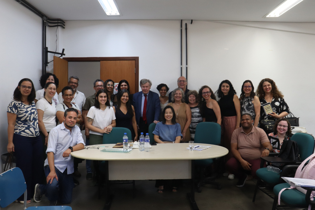 NEPCED promoveu conversa com Roger Chartier sobre cultura escrita digital